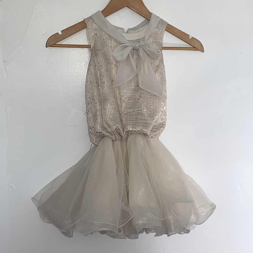 Val max couture style 7000 size 5 years